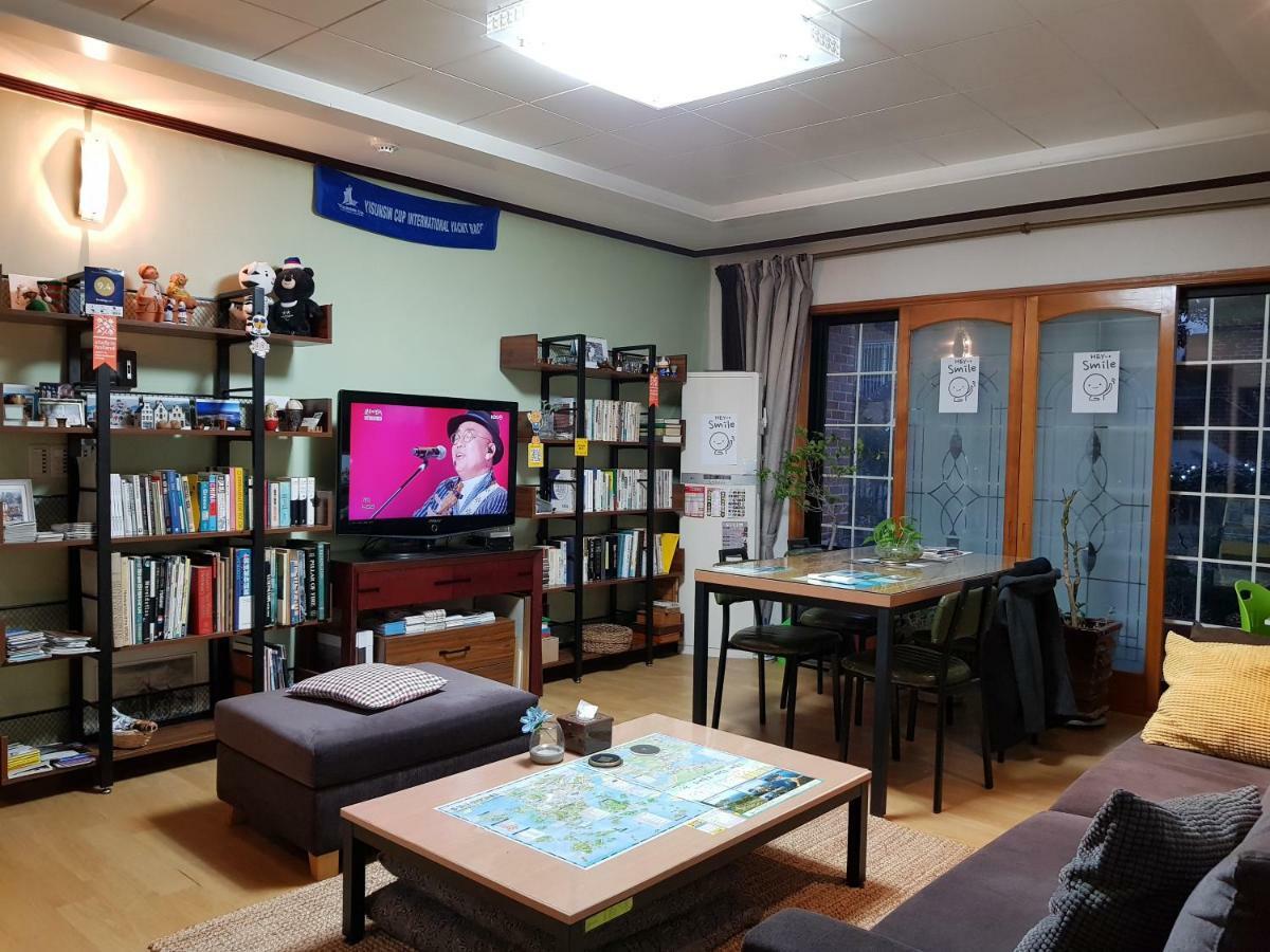 Tongyeong Episode Guesthouse Экстерьер фото